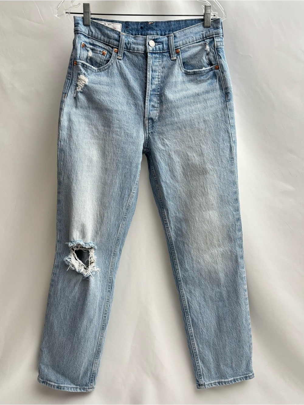 GAP Women’s Light Blue Cheeky Straight High Rise Distressed Jeans Size 6 / 28